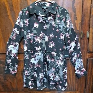 Simply Vera Vera Wang Black, Pink, White and Gray Floral Blouse Size Small